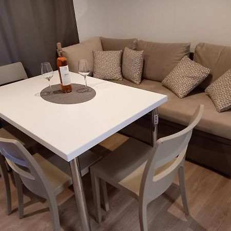 Mobile Home Agava ビオグラード・ナ・モル エクステリア 写真
